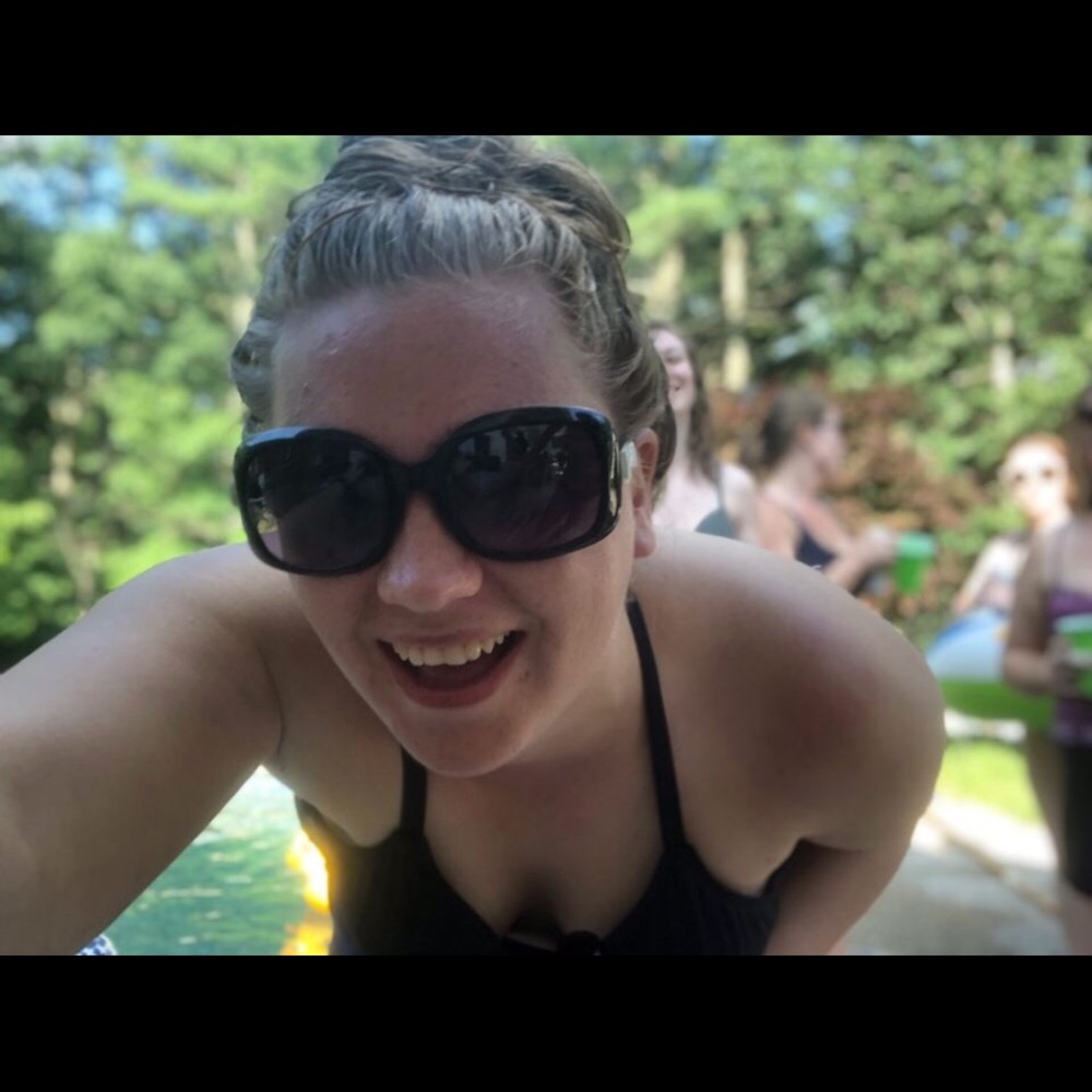 Meet your Posher, Kayla